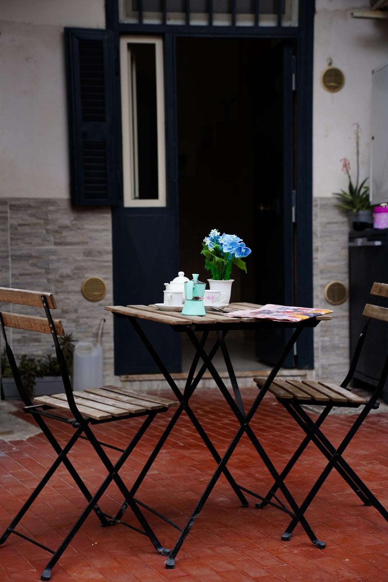 Casa Friends' House Napoli Apartment Exterior photo